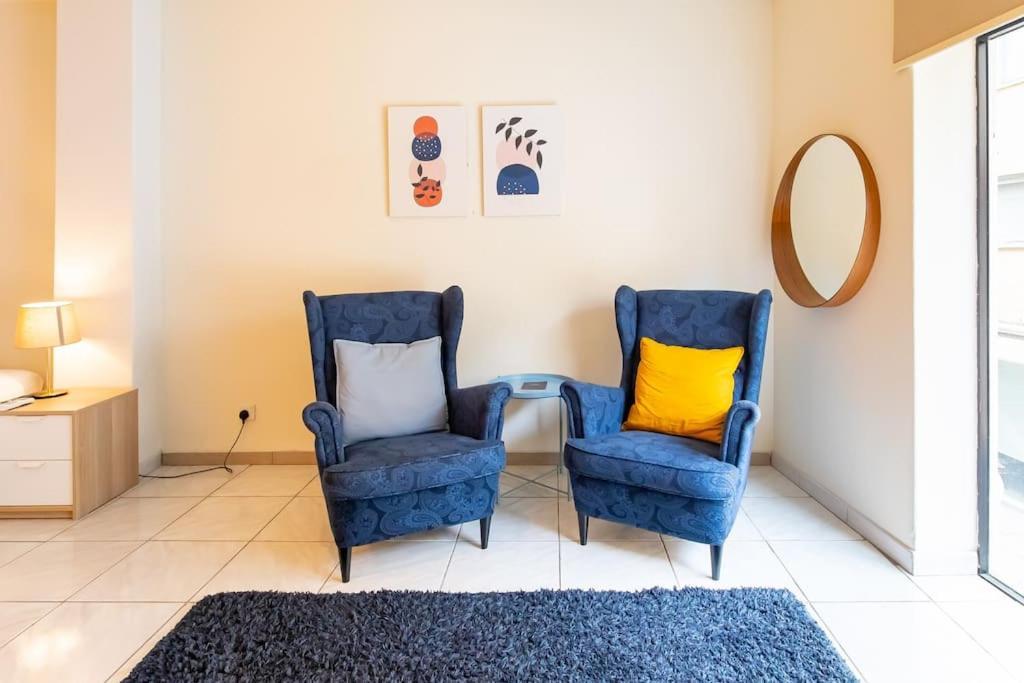Charming With Reading Nook & View Apartment *