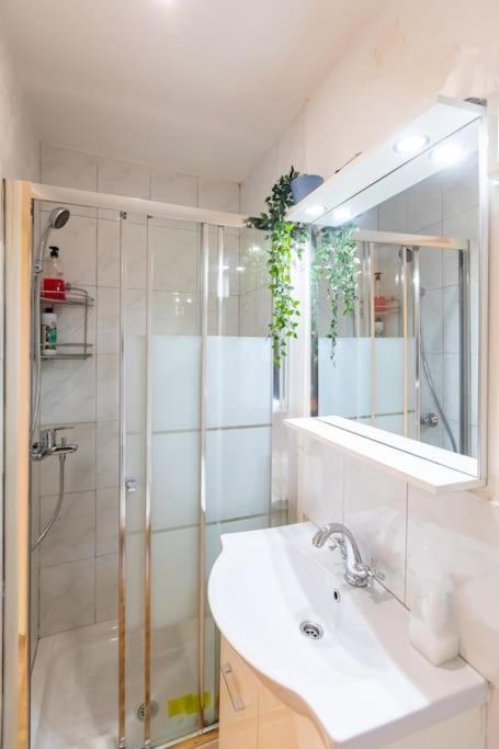 Charming With Reading Nook & View Apartment Nicosia