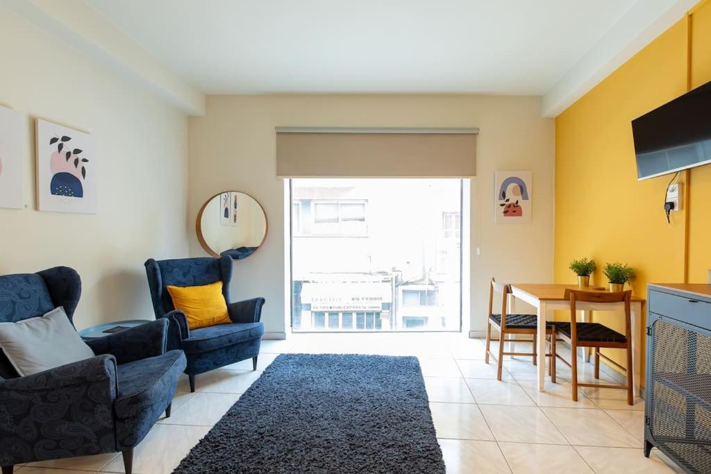 Charming With Reading Nook & View